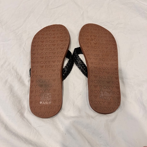 Roxy Lola Braided Flip Flops - Picture 2 of 2
